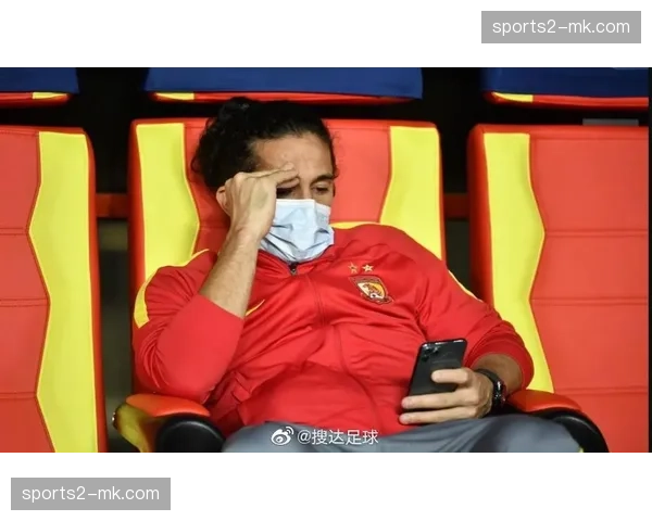 尤文图德快速突破战术 曼努埃尔-卡斯特罗与阿兰-卡尔德克连线